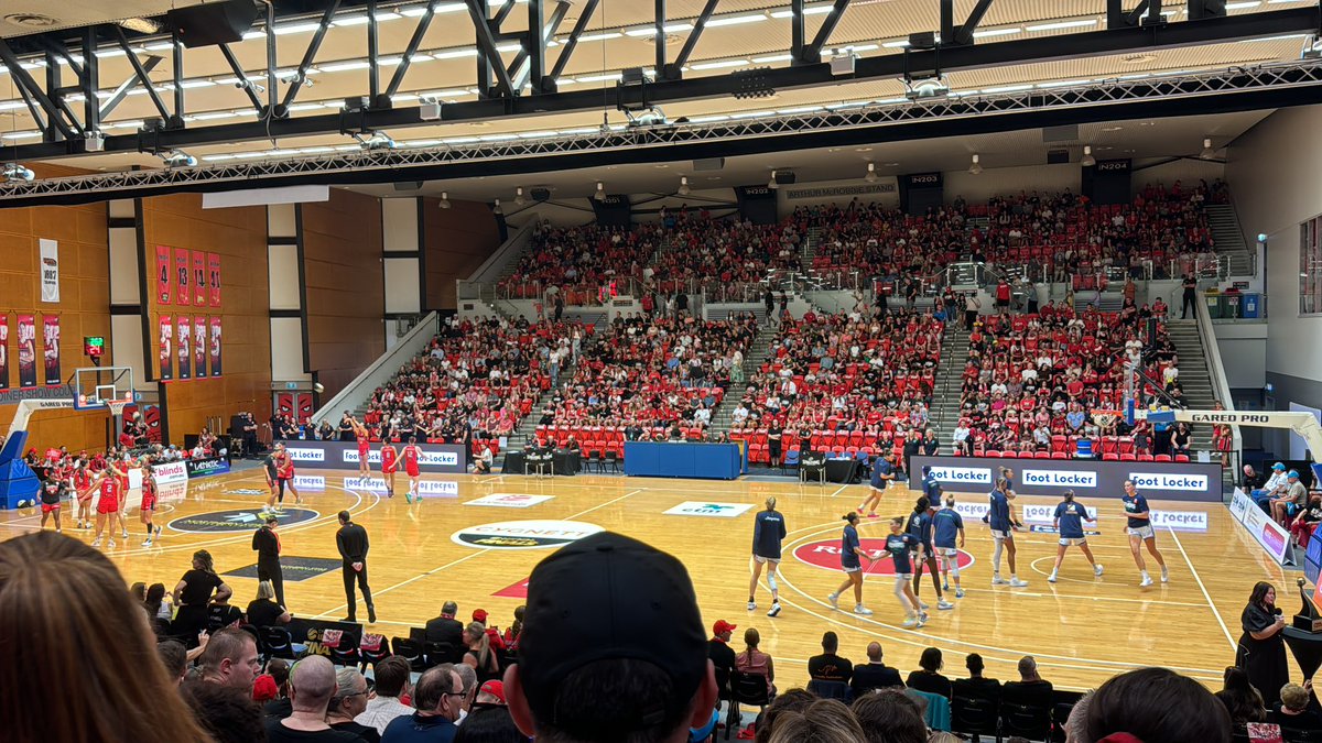 Another night another basketball game. 

Let's go @PerthLynx and secretly excited I finally get to watch the 🐐 play live 

#WeAreWNBL #WNBL