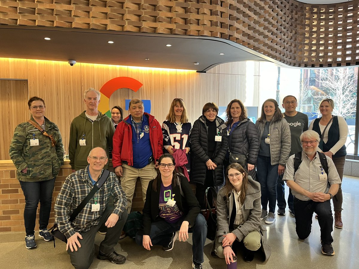csteachersgb's tweet image. Thank you to @Google, Joon, Caroline, &amp;amp; Dave for hosting our members tonight. Learning about campus tours for Ss, CS opportunities &amp;amp; meeting with friends. @csteachersorg #teachablemachines #shiffbot
