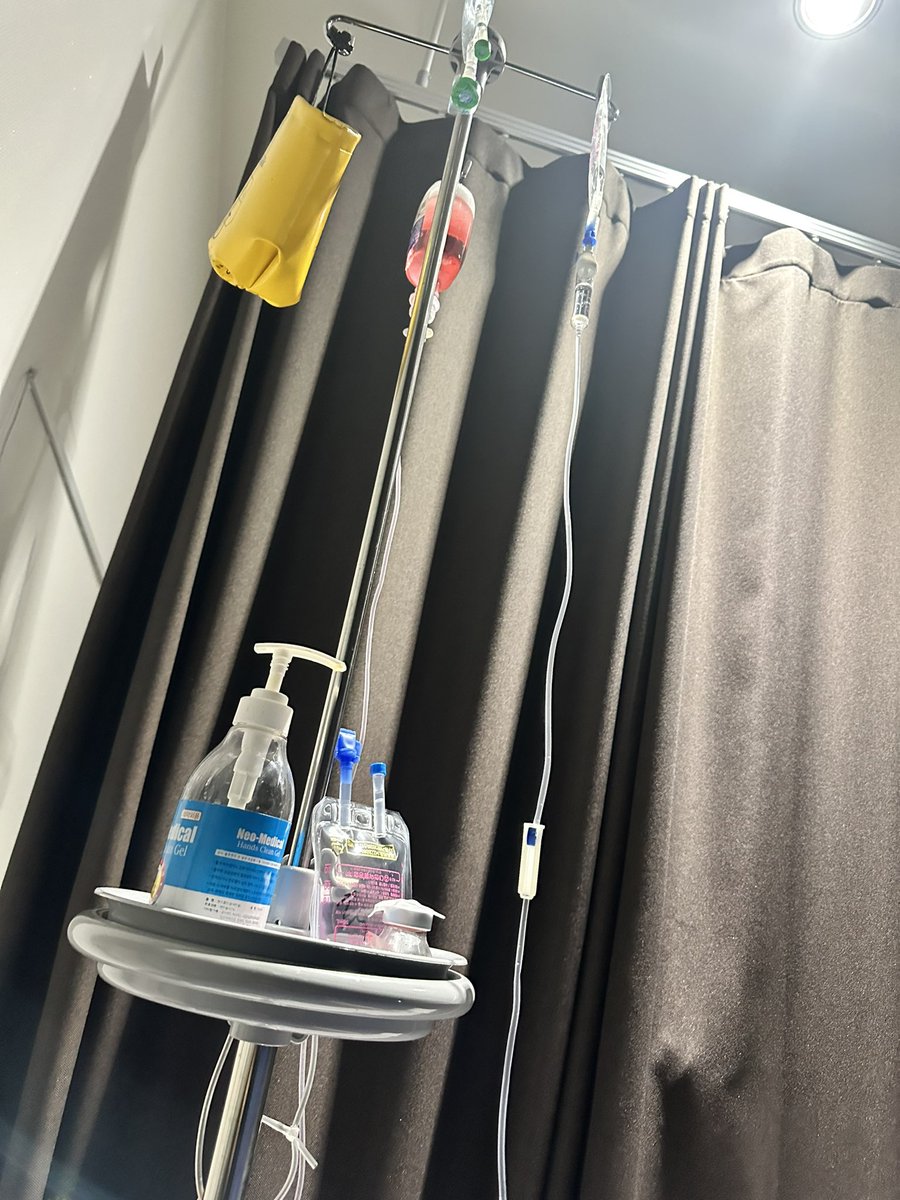 2Pfyy's tweet photo. 脂肪吸引後の腫れケア点滴が凄い

下半身手術翌日にダブルMで腫れケア点滴打ってもらったんだけどその翌日から元気すぎて毎日1万歩越えてる🥹

点滴のおかげで夜中にクラブ行ったり昼間市場に行ったり韓国観光楽しめた🇰🇷💙

私は腫れ・回復・炎症・免疫の4つの効果が入ったVVIP点滴にしたよ🫶🏻✨✨ https://t.co/LzSvOO1KPi