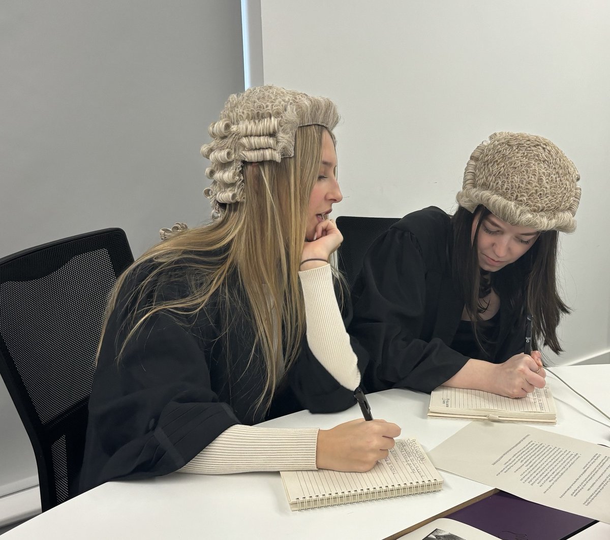 👩‍⚖️🧑‍⚖️Our A Level and Applied Law students put their legal knowledge to the test in a mock case hosted by <a href="/LeedsTrinity/">Leeds Trinity University</a>. Find out more about how we prepare the Lawyers of the future in our latest story here 👉 huddnewcoll.ac.uk/innocent-or-gu… #EducateEnrichEnlighten