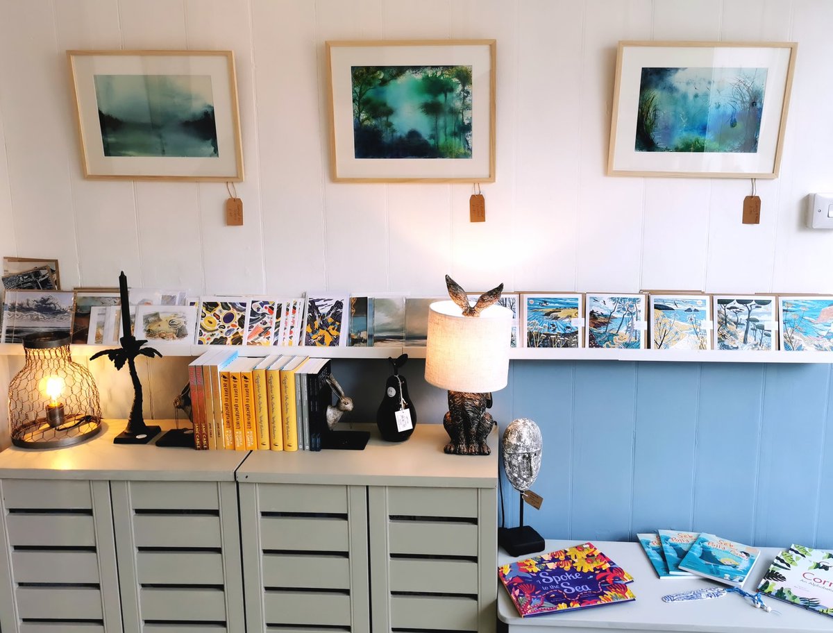Just loving how these three watercolours look on our walls. Professionally framed by the amazing Kitty @bananashedframingco and priced at just £180 each they are very desirable...

terracegallery.co.uk/collections/ki…

#watercolour #Falmouth #foxgardens #woodlane #campus