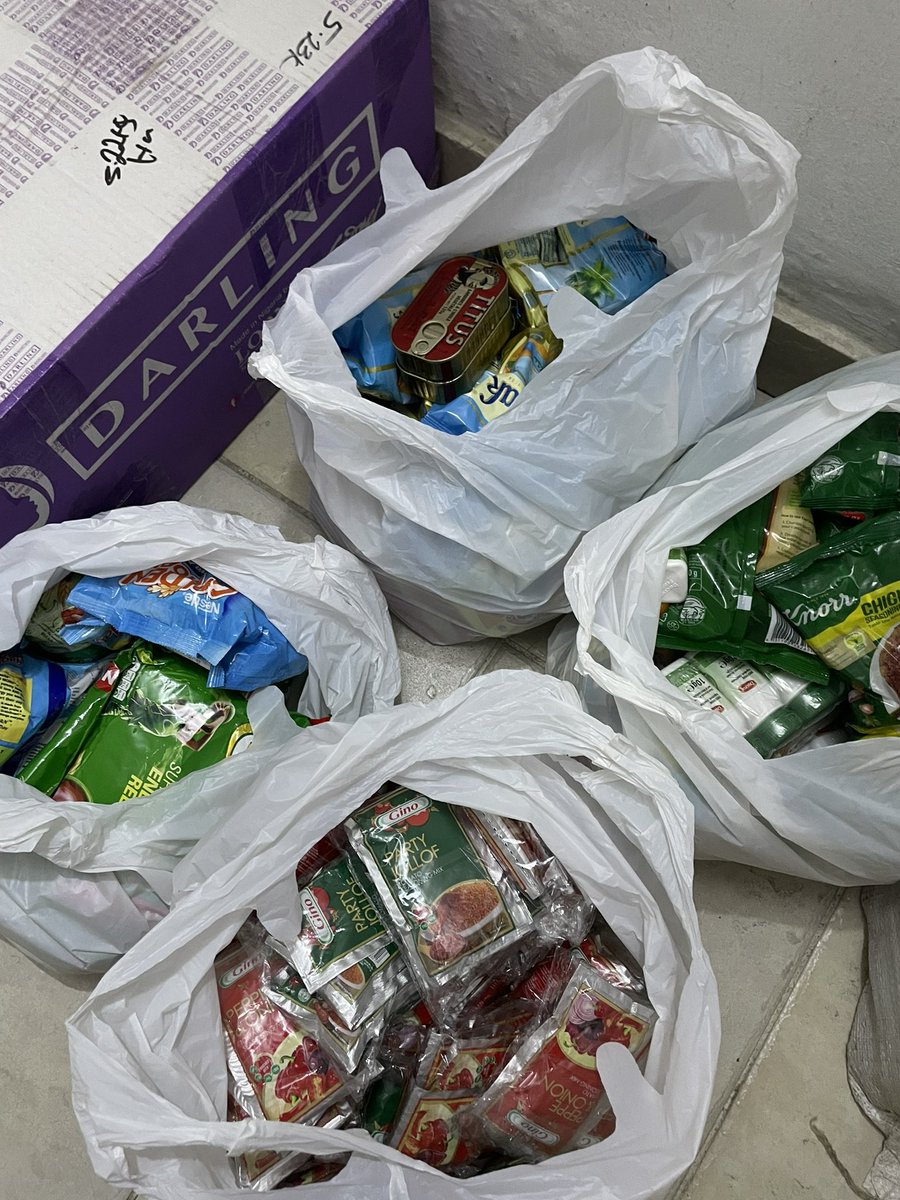 Sandesor's tweet photo. If you’re in the US, UK or Canada and you need someone to help you buy Nigerian Brand groceries, pls get at me. 
I shop from verified stores/websites. 

I can work with your budget. 🙏 https://t.co/jdOcosDG9M