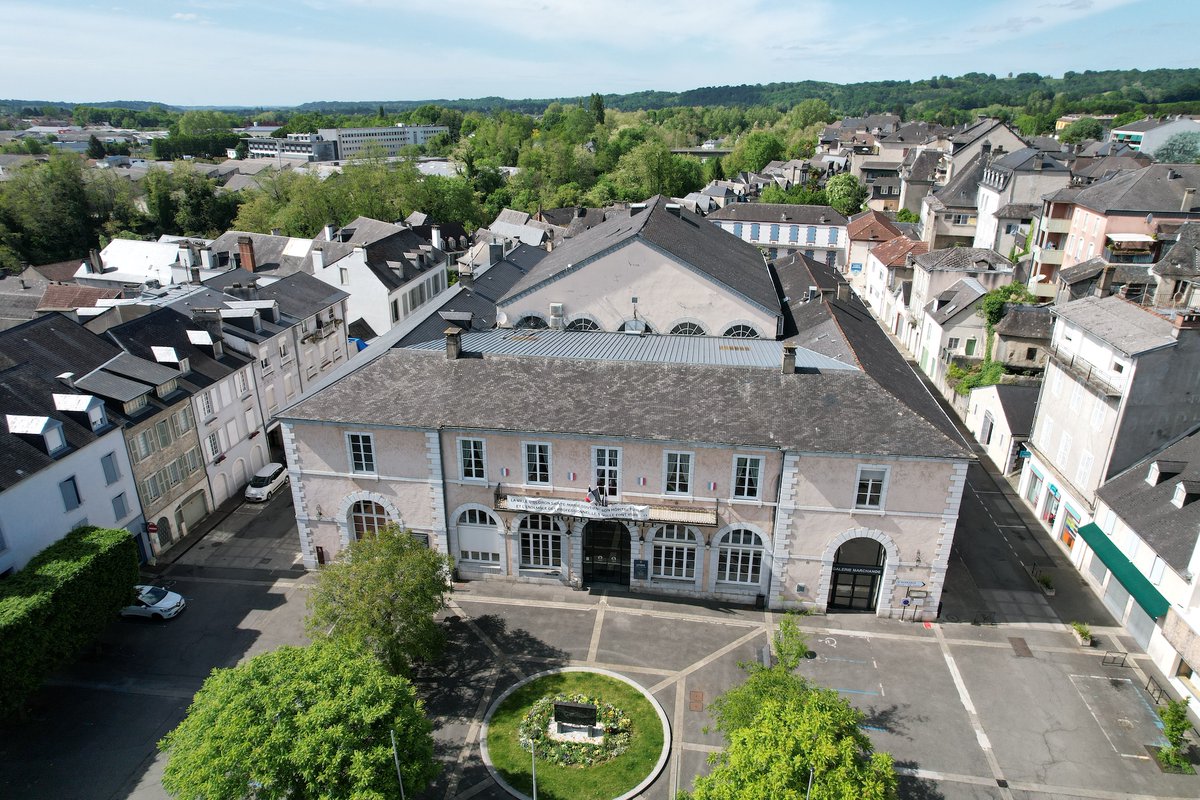 Le prochain Conseil municipal se tiendra ce vendredi, à 18h30 à l'Hôtel de Ville.
Suivez la séance en direct sur YouTube « Ville d’OLORON SAINTE-MARIE » !
Pour connaitre l'ordre du jour, cliquez ici -> oloron-ste-marie.fr/vie-municipale…
Crédit photo : Sébastien Croquefer - Audiense