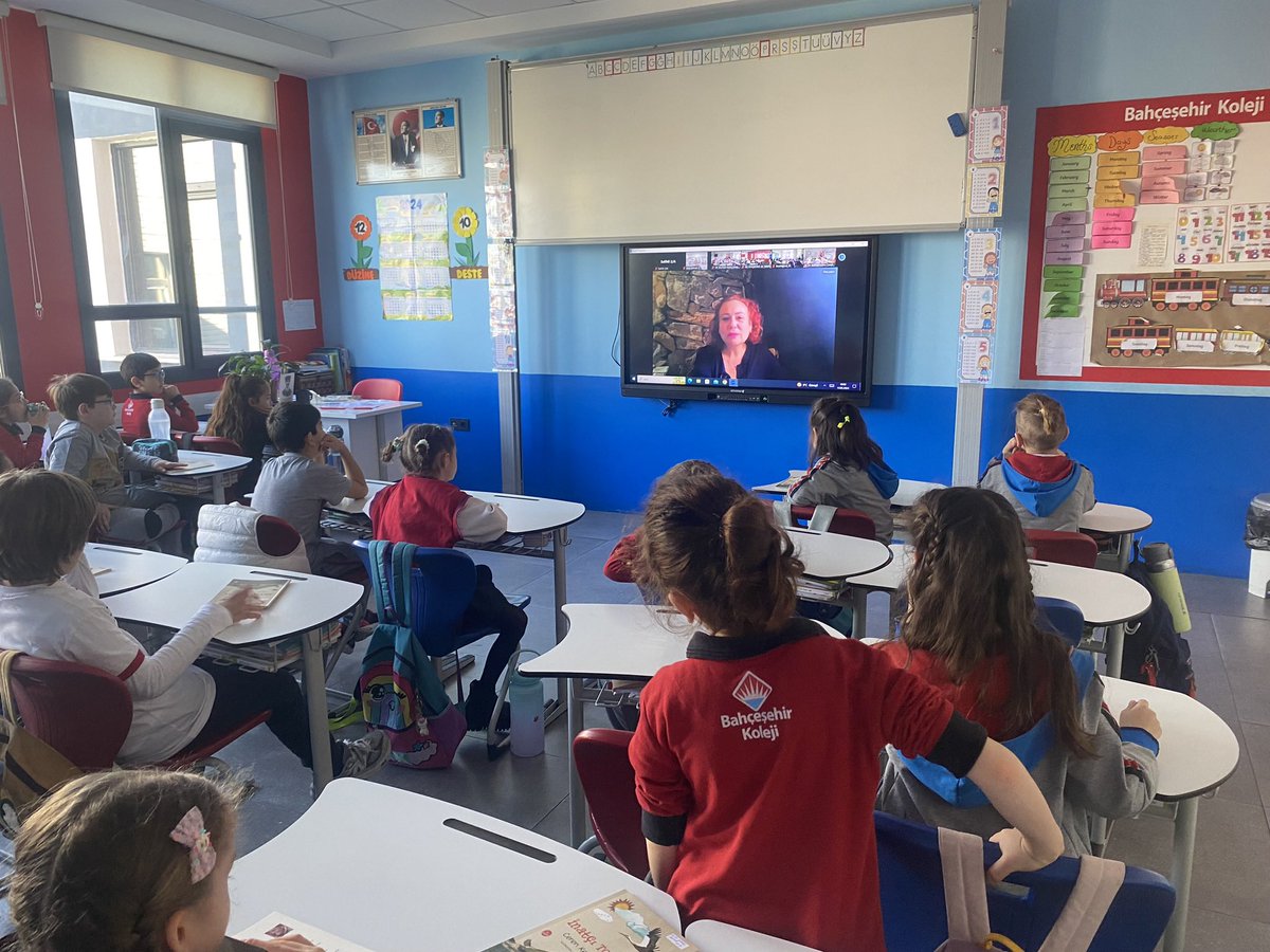 snmcnbz's tweet photo. 🌱 Küçücük, minicik bir tohum düşünün. Kendini kocaman dünyanın bir yerinde, masmavi gökyüzü altında  kurak topraklarda yeşermek için beklerken buluyor💨🌧�� İnatçı Tohum kitabının yazarı Ceren Kerimoğlu ile bir araya gelerek keyifli dakikalar geçirdik. @BK_Salihli @FerdaDericioglu https://t.co/O6J7VfhreP