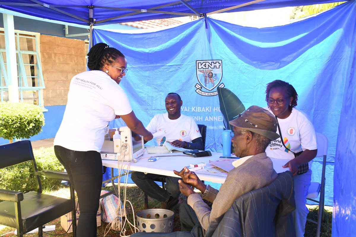 Mwaikibaki_hosp's tweet image. #WorldKidneyDay 
Celebrating World Kidney day @Mwaikibaki_hosp
We pump up the volume on kidney health as our renal team offers free screening today to keep your kidneys in top shape.

Your Kidney health matters!
Show your kidneys some love!

#MKHInakujali
#worldkidneyday2024
