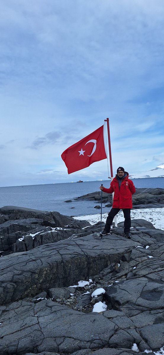 GTÜ Yer ve Deniz Bilimleri Enstitüsü Öğretim Üyesi Doç. Dr. Mehmet Korhan Erturaç, 8. Ulusal Antarktika Bilim Seferine katıldı. gtu.edu.tr/icerik/8/21576…
