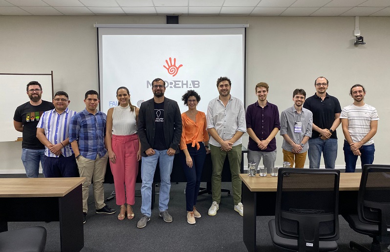 👏👏👏 El grupo de investigación Human Robotics (HURO) está trabajando en mejorar la rehabilitación de pacientes con afecciones motoras en la mano tras sufrir un #ictus o una lesión medular.
Más info sobre el proyecto Myorehab en s.ua.es/es/MdBG