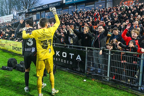 ACAFootballPart's tweet photo. Feel the excitement of the big win against Beerschot (4-2) again with our documentary episode 1....🧡
当時首位を走るベールスホットとの試合を4-2で制したデインズの興奮を動画でも感じられます!
📺|Together818 #1
https://t.co/3xurvlfcba
#together818 #acafp https://t.co/G0k9XqU90k