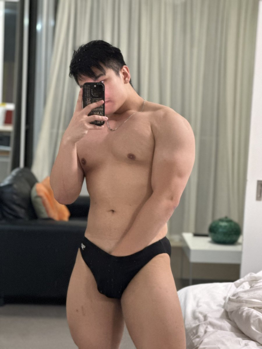 Himbaeby's tweet photo. That post swim pump 😌 https://t.co/fvz3RIjrbc