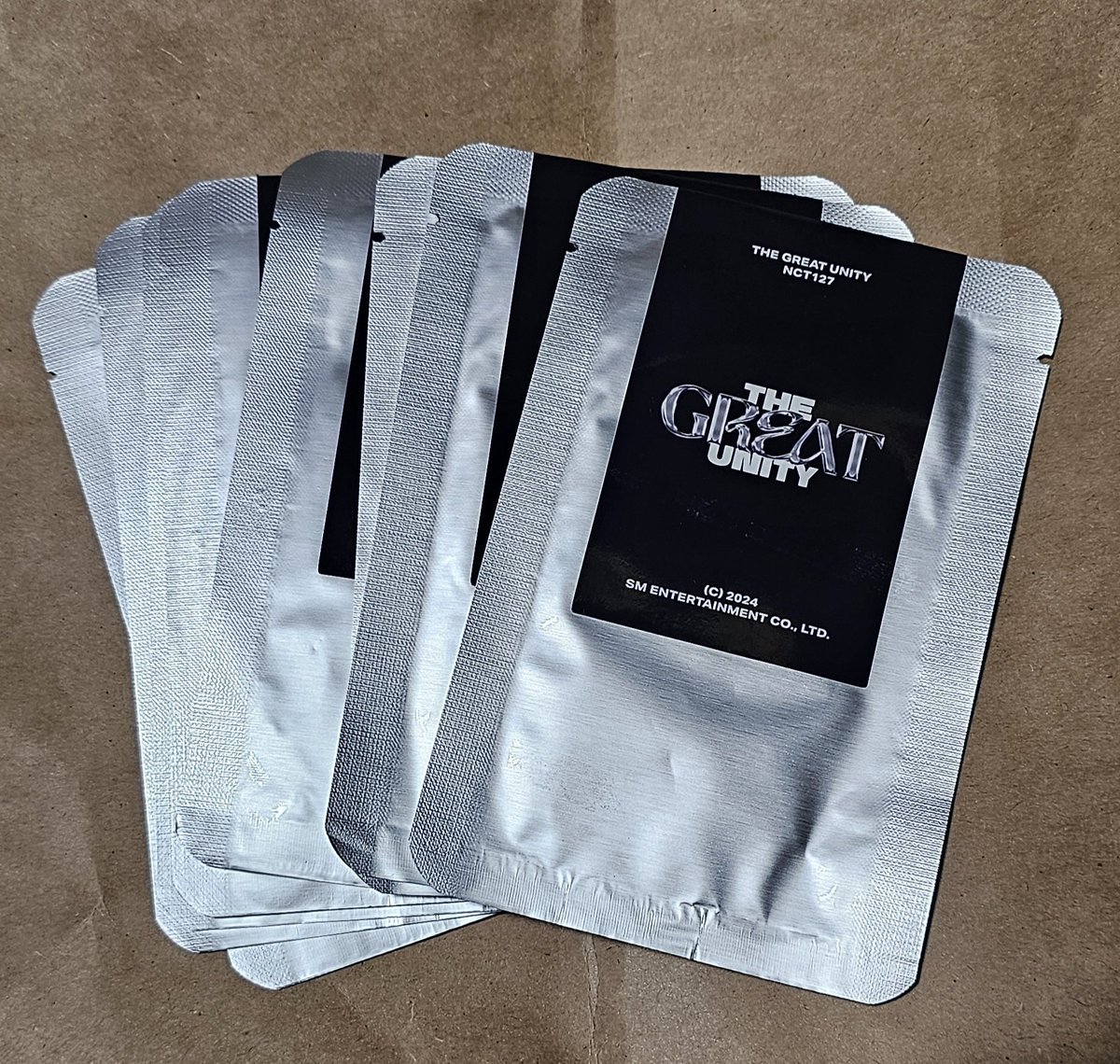 wts lfb ph nct 127 the great unity white day week limited edition tin case entrance ticket photocard pc photocard set ver a

entrance pc
▪︎jungwoo - 800
▪︎doyoung / jaehyun - 1200
sealed photocard set ver a - 500

dop - 50% payo, 50% on or before 3/25