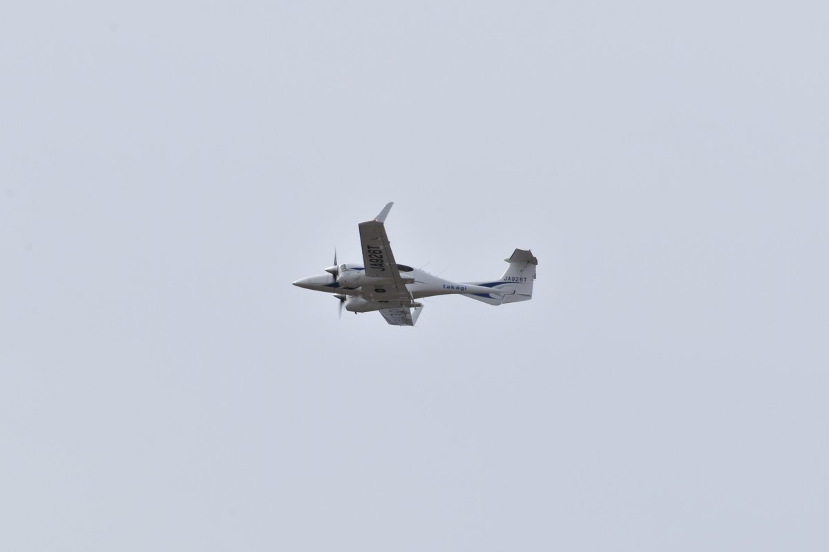 Dash828_'s tweet image. 2024/03/11 RJFU/NGS
Diamond DA42 NG TwinStar
JA926T

久しぶりにJA926Tを長崎空港で撮れました！ローパス1回だけでしたが、元気に飛んでる姿を見れて嬉しかったです！

#長崎空港 #DA42 #JA926T