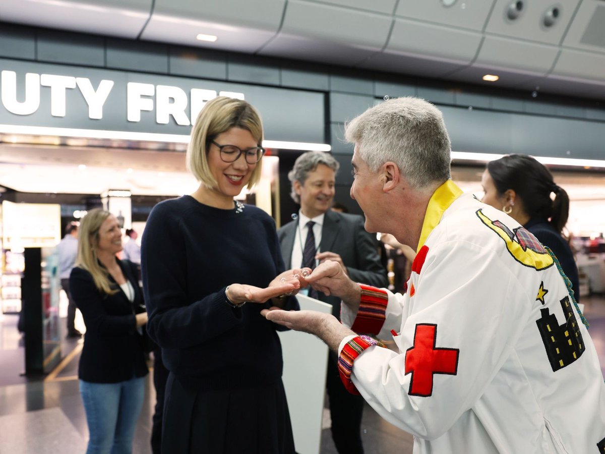 Zurich Airport tweet media