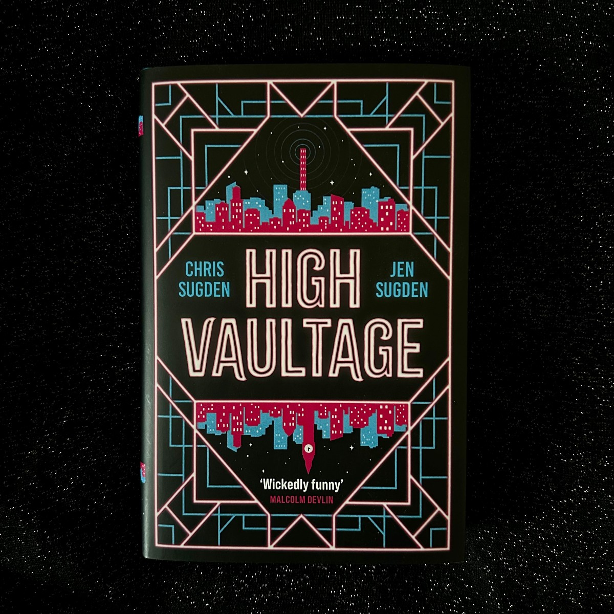 Gollancz (@gollancz) on Twitter photo Welcome to London 1887, but not as you know it...
Happy publication day to #HighVaultage by <a href="/chrssgdn/">Chris Sugden</a> <a href="/JenSugden/">Jen Sugden</a> <a href="/Victoriocity/">Victoriocity</a> ⚡
Twisty, inventive and joyously funny, join Fleet and Clara as they navigate their private investigation agency.
Out now: geni.us/5zk3n Welcome to London 1887, but not as you know it...
Happy publication day to #HighVaultage by <a href="/chrssgdn/">Chris Sugden</a> <a href="/JenSugden/">Jen Sugden</a> <a href="/Victoriocity/">Victoriocity</a> ⚡
Twisty, inventive and joyously funny, join Fleet and Clara as they navigate their private investigation agency.
Out now: geni.us/5zk3n