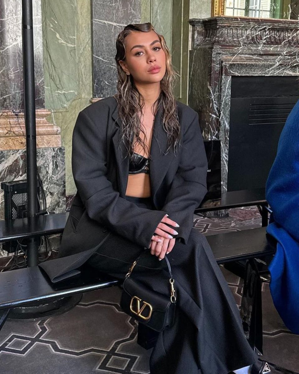HoneyBirdette's tweet photo. Featuring Desiree Schlotz in our Jael Black Bra. Get it in the flash sale for a strictly limited time ๐ #honeybirdette #styleinspo #sale #afterpayday
SHOP NOW: https://t.co/cylYK1hcgI https://t.co/SP1UGZi2Q2