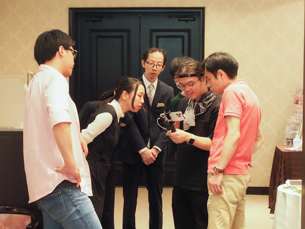 tsukiashi_naoto's tweet photo. 拙作『ぷーん』高円寺シアターバッカス様で上映して頂きます！
キャスト・スタッフのみなさんとめっさ楽しく作れた作品です！
お写真のとおり、なにより自分が一番楽しんでました！
よろしくお願いいたします！

詳細 
https://t.co/d7ADL0kvzg
予告編 
https://t.co/Vb6F7HM49C https://t.co/bnpv0vjuEk