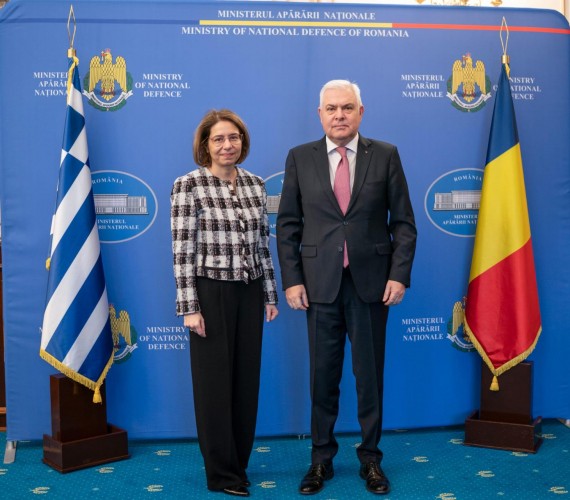 RRInternational's tweet photo. Ministrul apărării naţionale, @AngelTilvar, a primit joi, 14 martie, vizita de prezentare a noului Ambasador al Republicii #Elene în România, Evangelia Lili Grammatika. (1/2) https://t.co/P053ALcHjg
