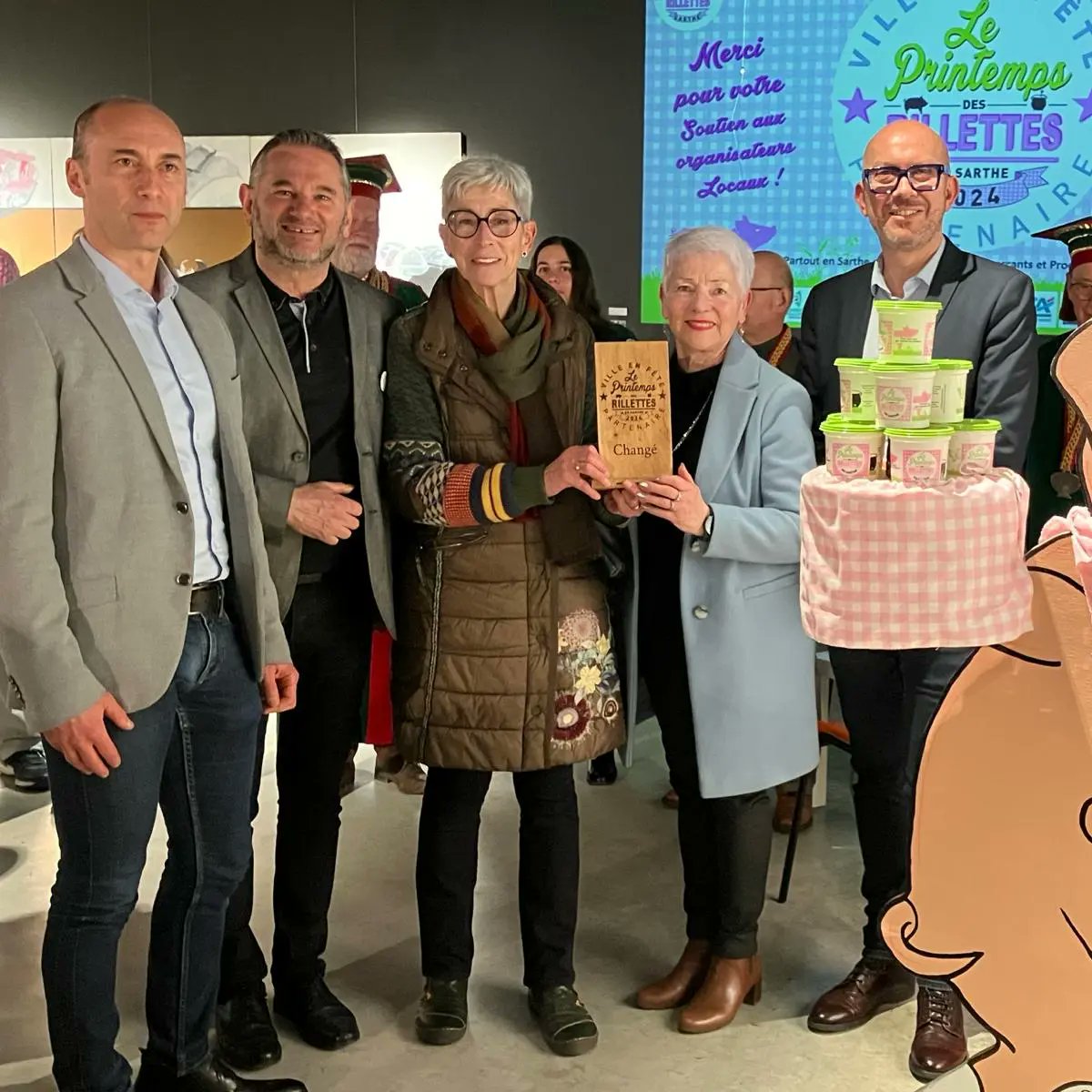 katasandan's tweet photo. Quel plaisir de représenter @c_morancais lors de la soirée des ambassadeurs du #primptemps des #rillettes . Merci aux #benevoles et soutien à toute la filière. Heureux d avoir remis à la commune de Changé (72) le trophée de la Ville des Rillettes.
@aimeragirpdl @olsasso https://t.co/THopJMcAeG
