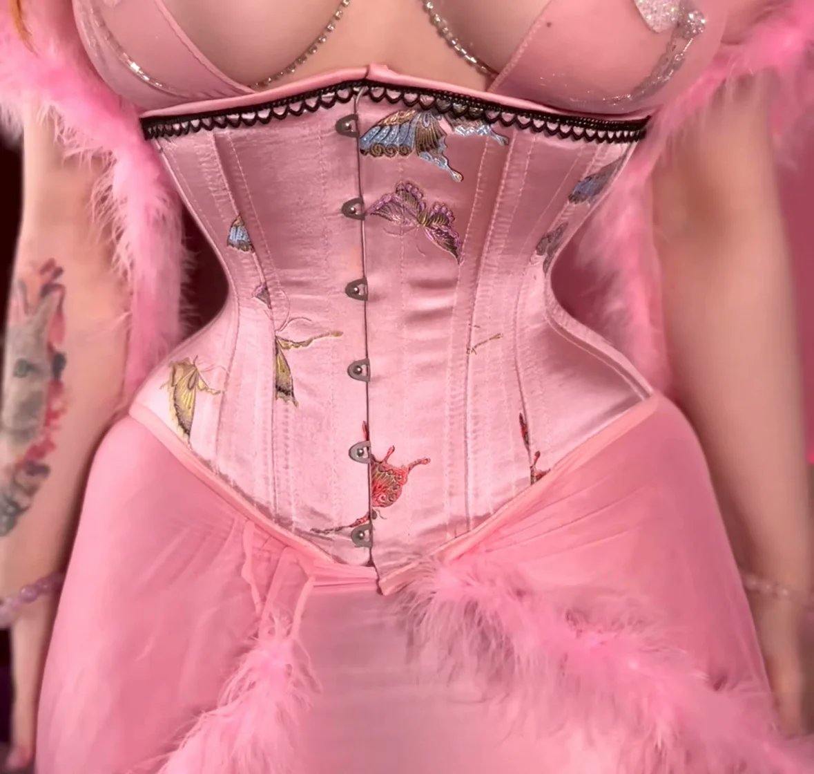 chenli202001's tweet photo. Annzley corset https://t.co/k95j32qvnC