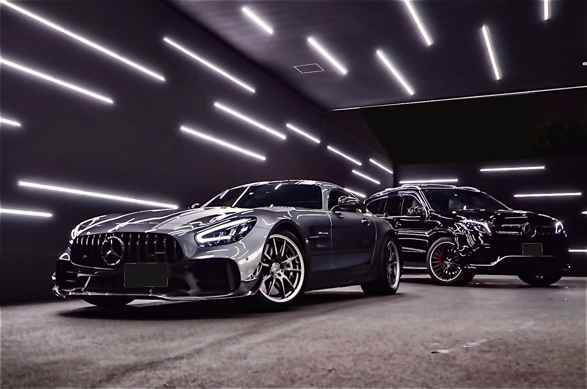 PanameraGrandGT's tweet photo. #amggtrpro × #gls63 #最強の2台 #amg https://t.co/x0pxxIn7Xc