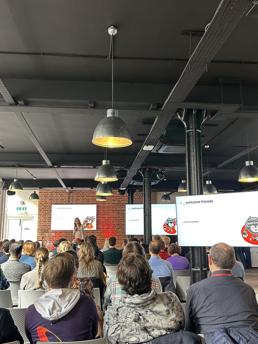 Sarah Drinkwater 🔮 tweet media