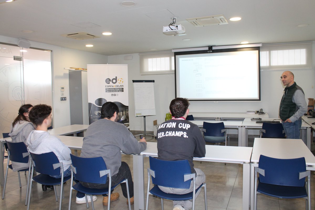 EspinayDelfin's tweet photo. 🗞️ Catro estudantes do segundo curso do FP dual de Proxectos de Obra Civil do IES As Fontiñas (@IESAsFontinas) empezaron as súas prácticas na sede de Espina &amp; Delfín en Santiago de Compostela.
ℹ️ https://t.co/AsrKY7nDq3 https://t.co/5mK0gb63OY