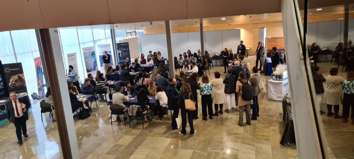 Arranca la XXXI Reunión Nacional del Grupo de Trasplante AEU <a href="/TrasplanteAEU/">Trasplante Renal - (AEU)</a> con el taller práctico de trasplante renal. Más de 120 urólogos apostando por la formación continua en #trasplanterenal