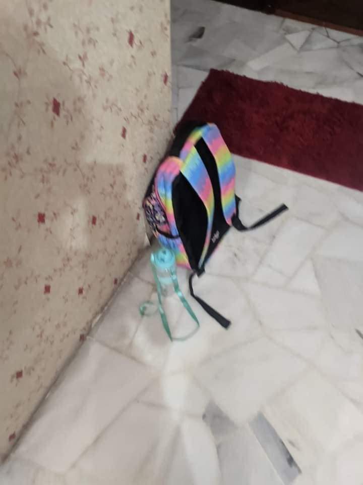 Budak perempuan tertidur, terpergkap dalam bas sekolah hingga waktu berbuka, tapi driver bas tak perasan😢