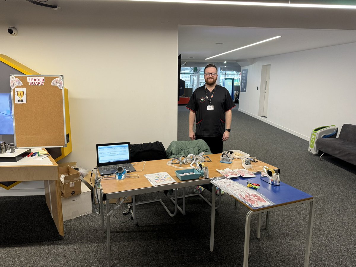 Adamcroft1996's tweet photo. Happy Healthcare Science Week! Out spreading the word about the careers that aren’t Doctors and Nurses! #RespIsBest #HCSW @Techniquest https://t.co/9RweI2u1Jr