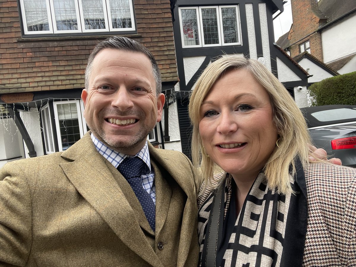 iddypryce's tweet image. Cheltenham bound with a runner for the first time. Not sure the nerves will cope until 5-30. After years of trying this is the ownership dream, big thanks @jamiesnowden and team. #welovethegit