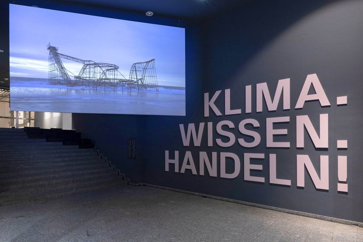 Yesterday, the 'Climate.Knowledge.Action' exhibition opened at Vienna's Science &amp; Tech Museum. Ars Electronica Solutions collaborates with <a href="/DLR_de/">DLR_de</a> &amp; <a href="/esa/">European Space Agency</a> on #climatechange, #spaceresearch and earth observation exhibits. <a href="/tmwpress/">tmwpress</a> ars.electronica.art/solutions/en/t…
