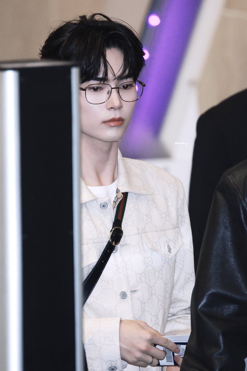 Accompany_bn's tweet photo. 240312 GMP

#성한빈 #SUNGHANBIN  #ソンハンビン #ZB1 #ZEROBASEONE #제로베이스원 https://t.co/GWUHDUjttC