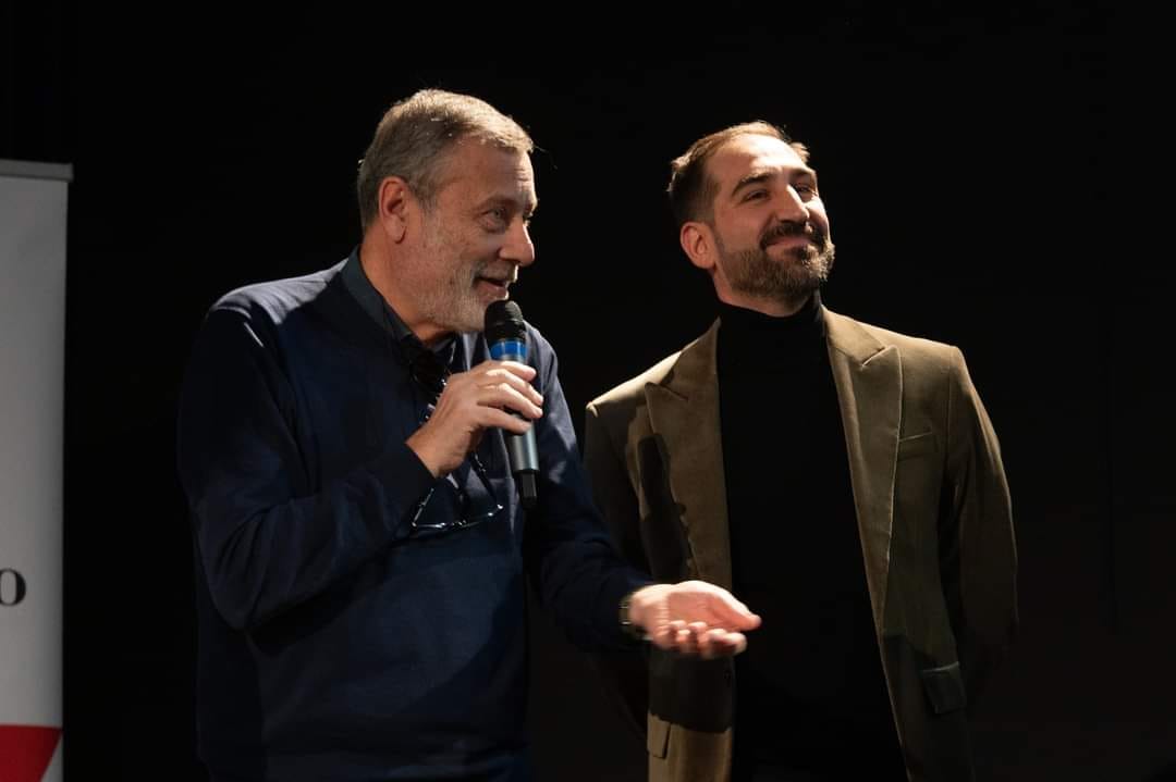 Pulixi82's tweet photo. Massagno, @GialloMassagno 13 marzo 2024. Grazie a Massimo Carlotto, Luca Crovi e tutta l'organizzazione di Tutti i colori del giallo 2024 per la splendida serata. #massimocarlotto #piergiorgiopulixi #pulixi #massagno #tuttiicoloridelgiallo #lucacrovi #noir #leggere #letture https://t.co/2l0v8wi48F