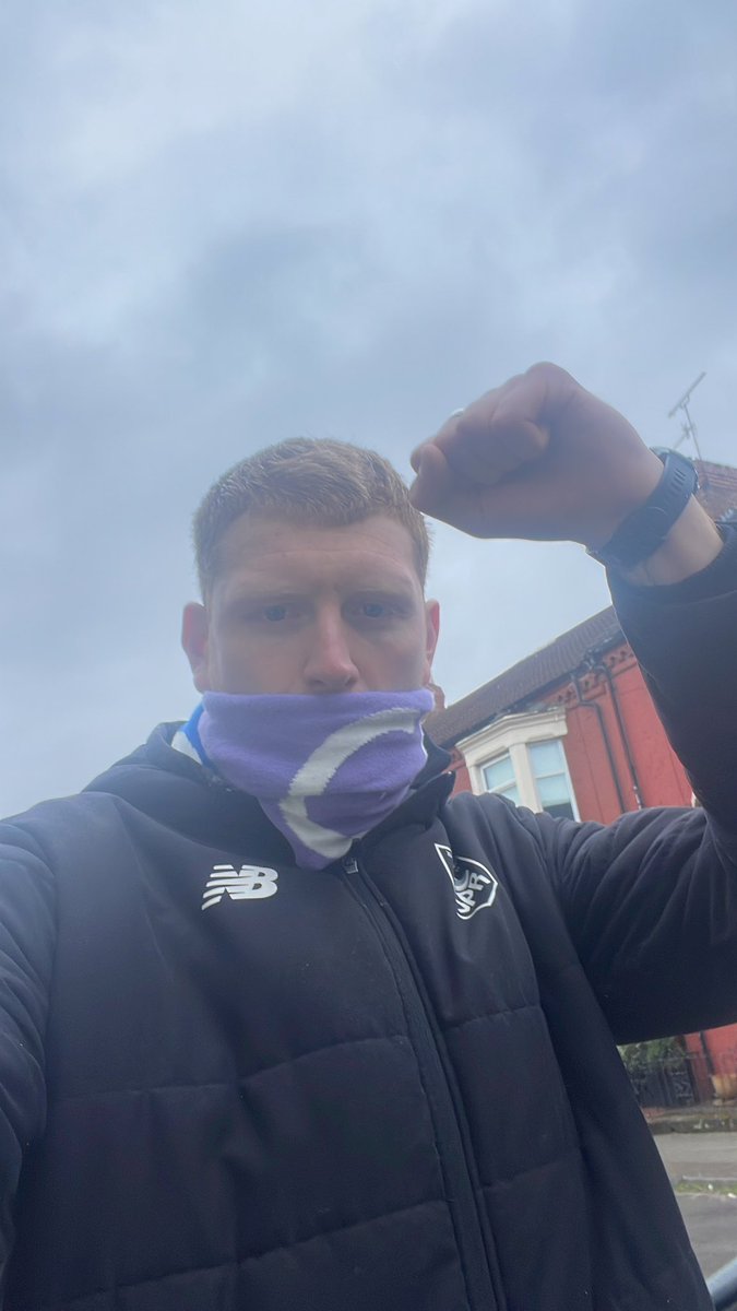 Hello my mates, 

I’m running the Liverpool half on Sunday in support of Liverpool Womens hozzy. 

Its some place we are lucky to have. Please support if you can…

justgiving.com/campaign/lwhha…