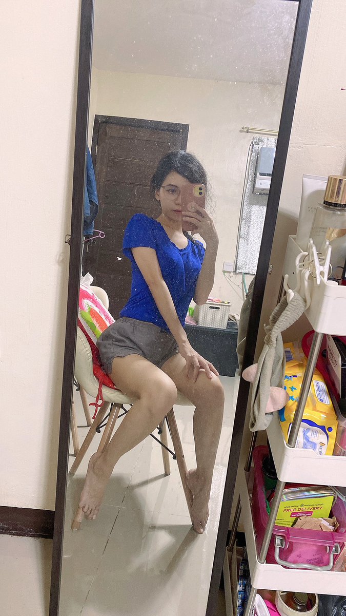 raechiicosplay's tweet photo. 👀👀👀 pambahay hits. staying at someone’s apartment. (a girl, okay?) https://t.co/Q53sHd0vsf