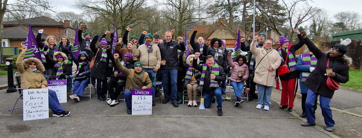 ✊ It's been a fortnight since ISS workers at Prospect Park Hospital in Reading first took strike action... ... do these workers look like they're ready to give up? ❌ This morning, UNISON South East regional secretary showed his solidarity on the picket line.