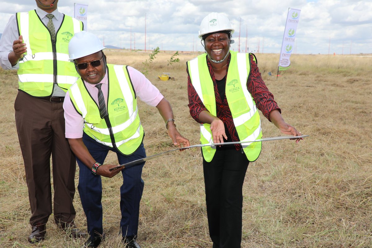 NemaKenya's tweet photo. @NemaKenya Chairman, Emilio Mugo and Director General, Mamo B. Mamo, EBS, Vice Chair, Sophia Matura receives the  certificate of title and a symbolic key from Konza Technopolis Chief Manager- Ms. Stella Muhoro representing the CEO at Konza Technopolis Development Authority for the 2.4 acre plot allocated to NEMA by the @konzatech @Environment_Ke @MoICTKenya