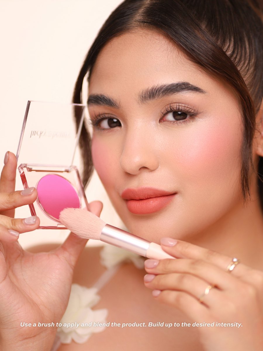 LuckyBeautyInc's tweet photo. 🪄#CEOBlythe radiating a peaceful and illuminated aura on her special day.✨ 

As a birthday gift, she is presenting our Aura Blush for her Lucky Muses community! 

🛍 Aura Blush available on Shopee, Lazada &amp; TikTok Shop tonight at 12 AM!

#LuckyBeauty #LuckyBeautyCharms https://t.co/Qc7fDVDgtn