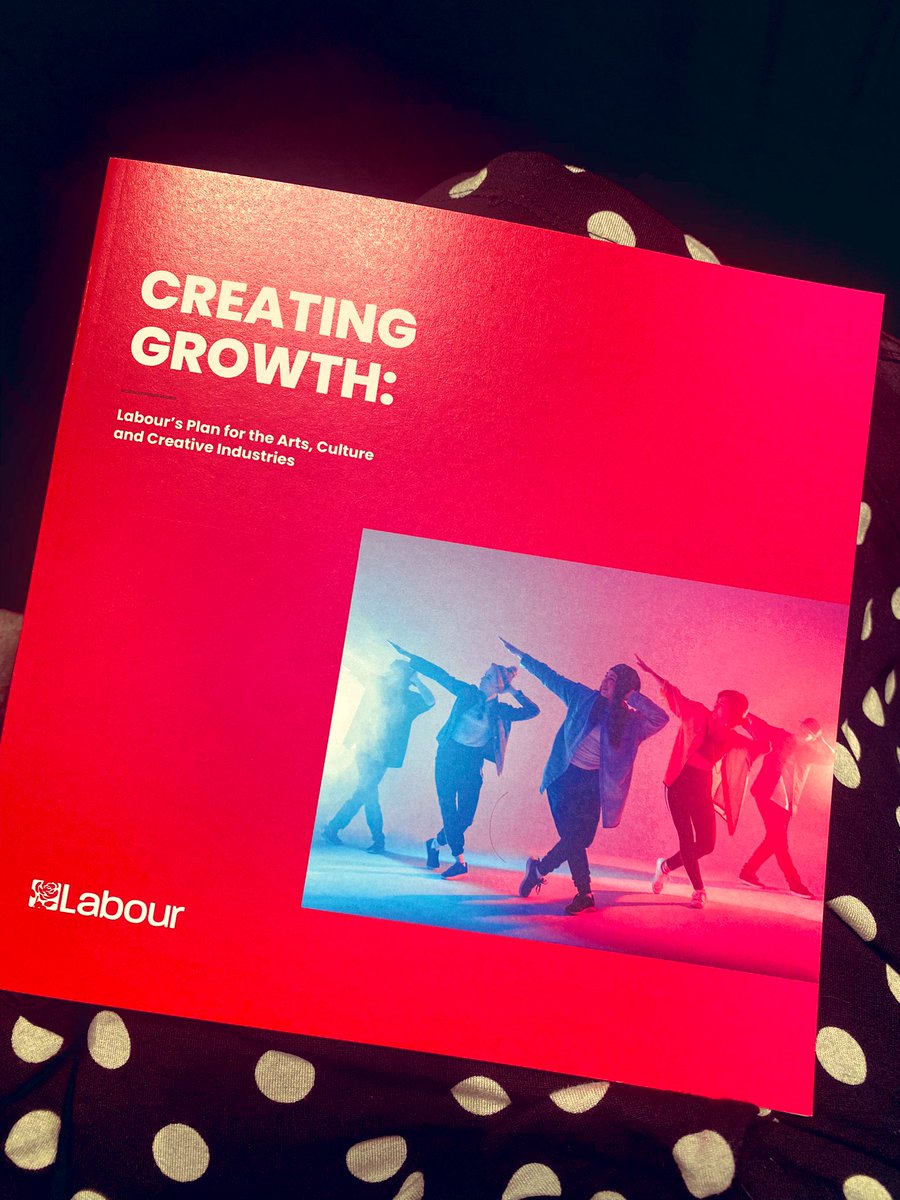 heritage_lizzie's tweet photo. Waving the heritage flag today at the #LabourCreatives conference - a good moment to share our @Heritage_NGOs report on how heritage is integral to &amp; the bedrock, backdrop, arena &amp; enabler of creativity &amp; the creative industries: https://t.co/RGpIEs9sJZ https://t.co/5q1GVNTUXc