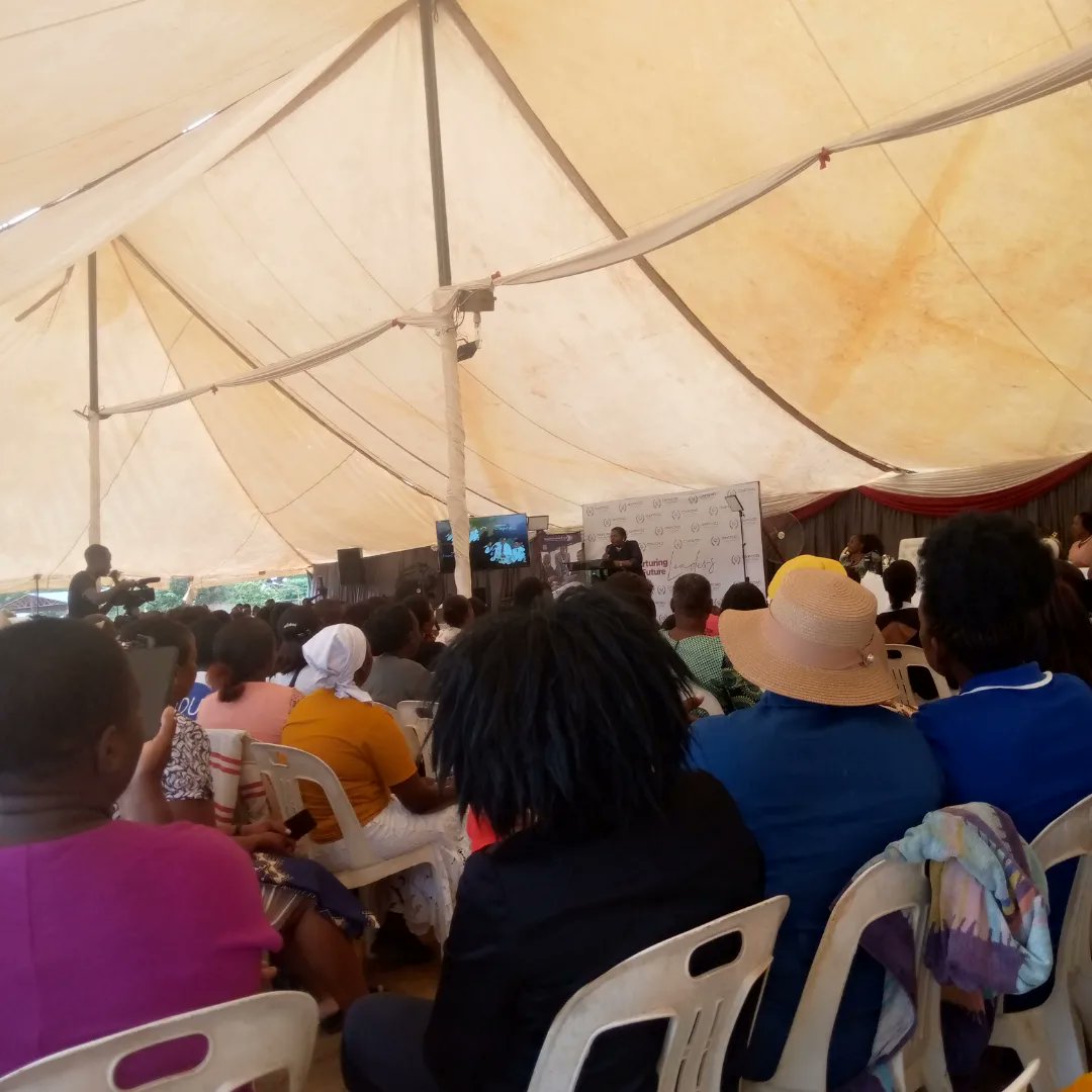 chengetozim's tweet photo. We're delighted to be in attendance of drug and substance abuse ,anti-child marriages expo held at @oxfordstudycentre yesterday in Dzivarasekwa , the event was graced by @MaiChisamba it was honor as an organization to witness one of our objectives that is to fight drug abuse https://t.co/GRNSJwKRMS