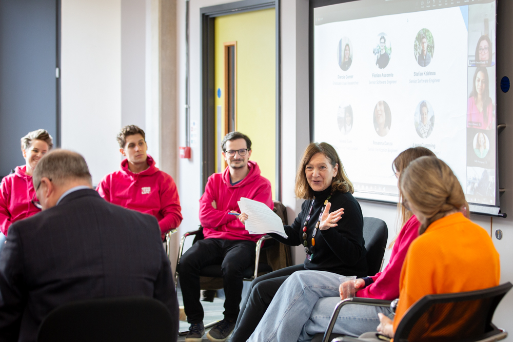 stbenedicts's tweet photo. Huge thanks to Code for Life for the insight into Ocado at our careers breakfast this morning! 🛒 Parents, pupils, and staff got a sneak peek into warehouse ops, from selecting items to packing (robots are involved!) 🤖 #CodeForLife #Ocado #BehindTheScenes @codeforlifeuk https://t.co/LTFceCnpJ6