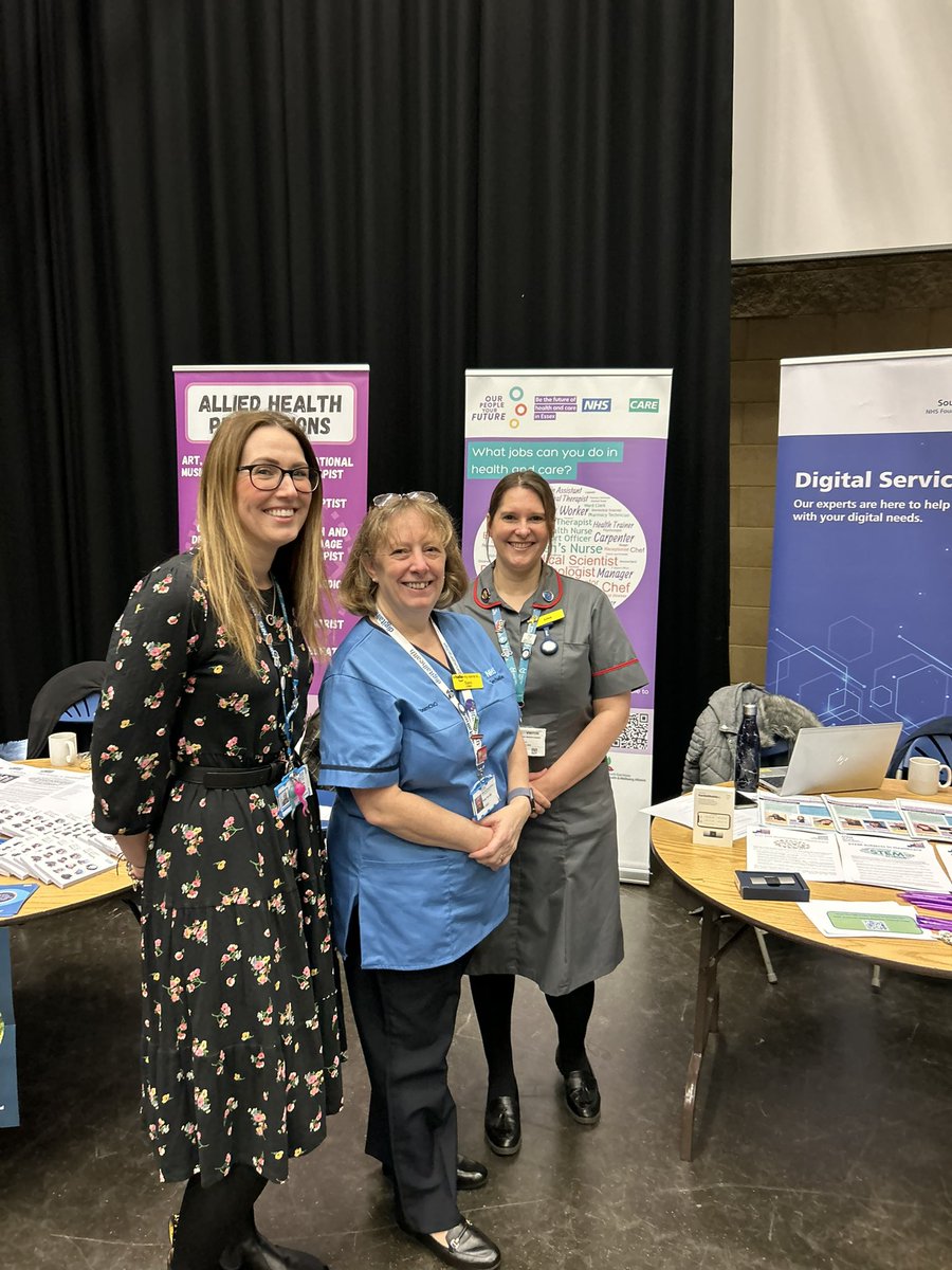 Great day discussing NHS careers with school children, waving the banner for #digitalnursing #digitalmidwifery #MSEDigital @LisaDigitalMW @sam_mowson2012 @MSEHospitals 😊