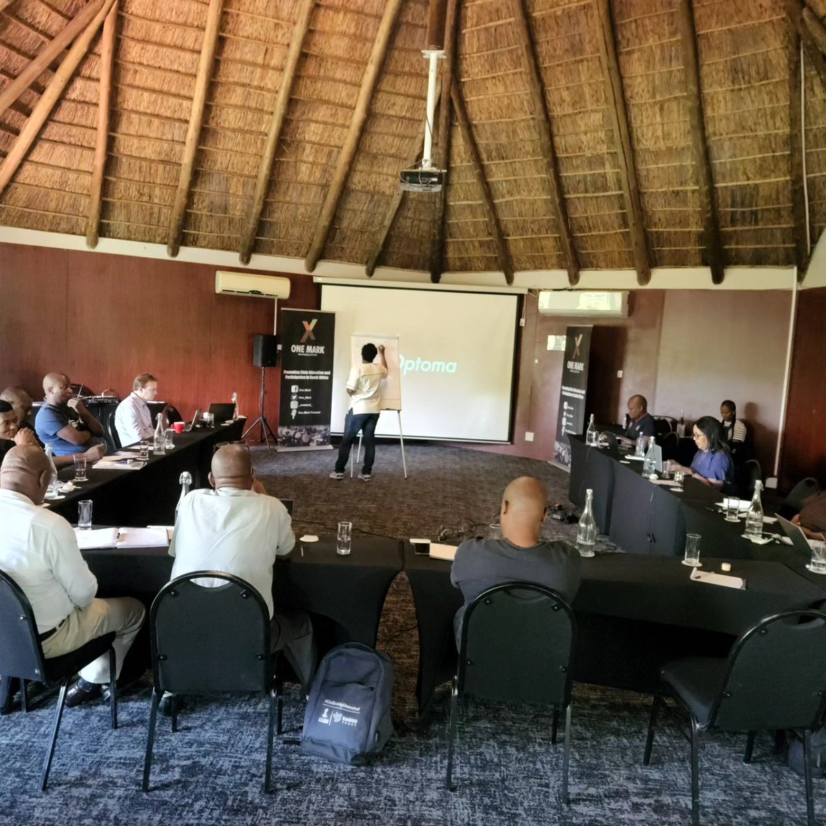 _OneMark's tweet photo. Ahead of the elections, we are joining forces with our partner organizations for a strategic session to prepare for our upcoming Town Hall/Community Indaba meetings facilitated by political analyst @LukhonaMnguni
#kenakoletsvote
#YouthVoteMatters
#civiceducation
#SAElections https://t.co/WP1VLbk7ig