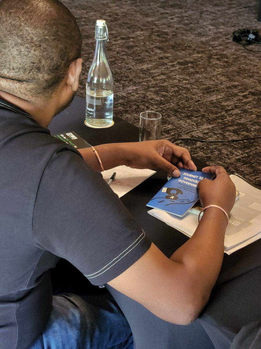 _OneMark's tweet photo. Ahead of the elections, we are joining forces with our partner organizations for a strategic session to prepare for our upcoming Town Hall/Community Indaba meetings facilitated by political analyst @LukhonaMnguni
#kenakoletsvote
#YouthVoteMatters
#civiceducation
#SAElections https://t.co/WP1VLbk7ig