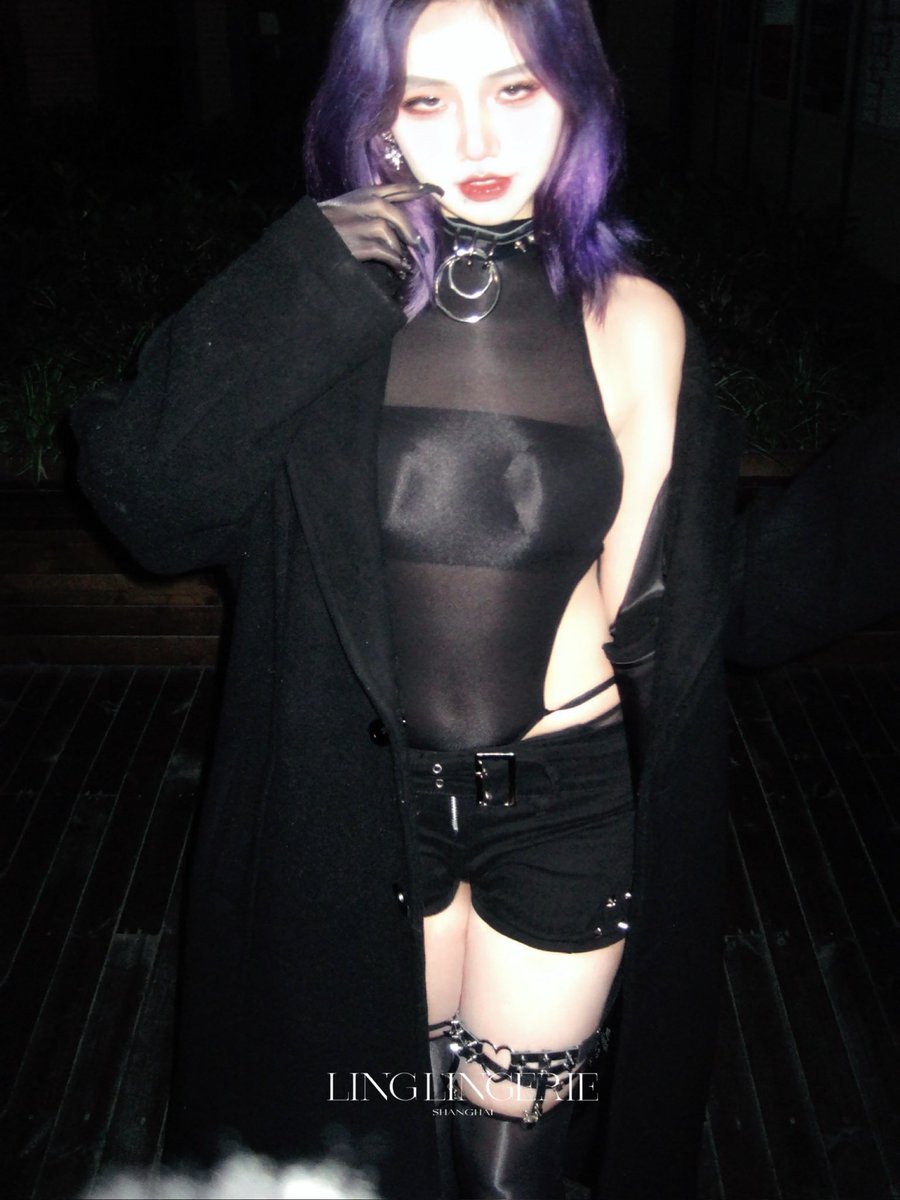 从颈部、指尖至足尖的丝滑武装
3款组合演绎赛博未来感🦋
以微透柔滑包裹曼妙曲线
润泽流转 拿捏神秘与性感
邂逅一场机械浪漫

「禁裹」 高开衩连体衣
直达📮https://t.co/sdlIqMSPrr
「缚」凝脂™一体吊带袜
直达📮https://t.co/Qk7rNcnh8Y
「流纱」纯丝袜手套
直达 📮https://t.co/izoynfP3wu
#绫丝袜 https://t.co/rF3uA2qIb8