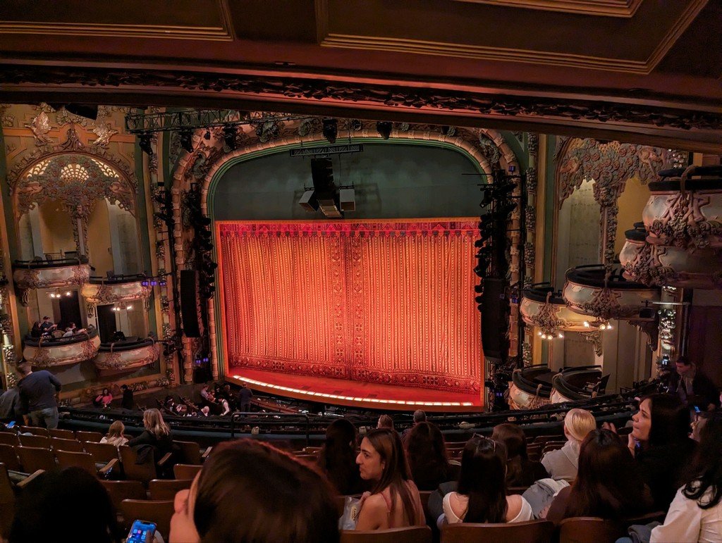 Students from our Fine Arts Department traveled to New York yesterday to see the broadway show Aladdin. By all reports, the show was amazing and the students thoroughly enjoyed themselves!