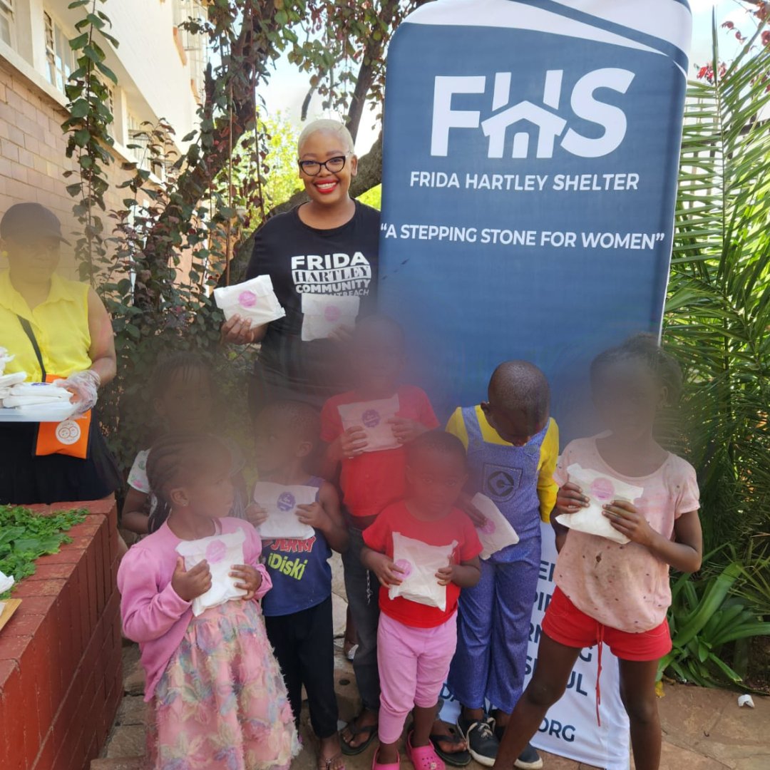 FridaHartleyshe's tweet photo. Thanks to our strategic partners @paulbakerysa and the team @KPMG_SA for the donation of bread and sandwiches for our children and the children in our community. Thank you for assisting us to ensure that no child is kept from learning due to hunger or household food insecurity. https://t.co/sRUE2tl5WW