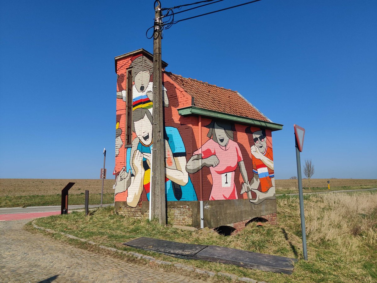 vlabrapers's tweet photo. Nieuwe street art in Korbeek-Dijle en Overijse vereeuwigt liefde voor de koers https://t.co/9Ch8YWVaZ0 https://t.co/rN7Rhyk1I9