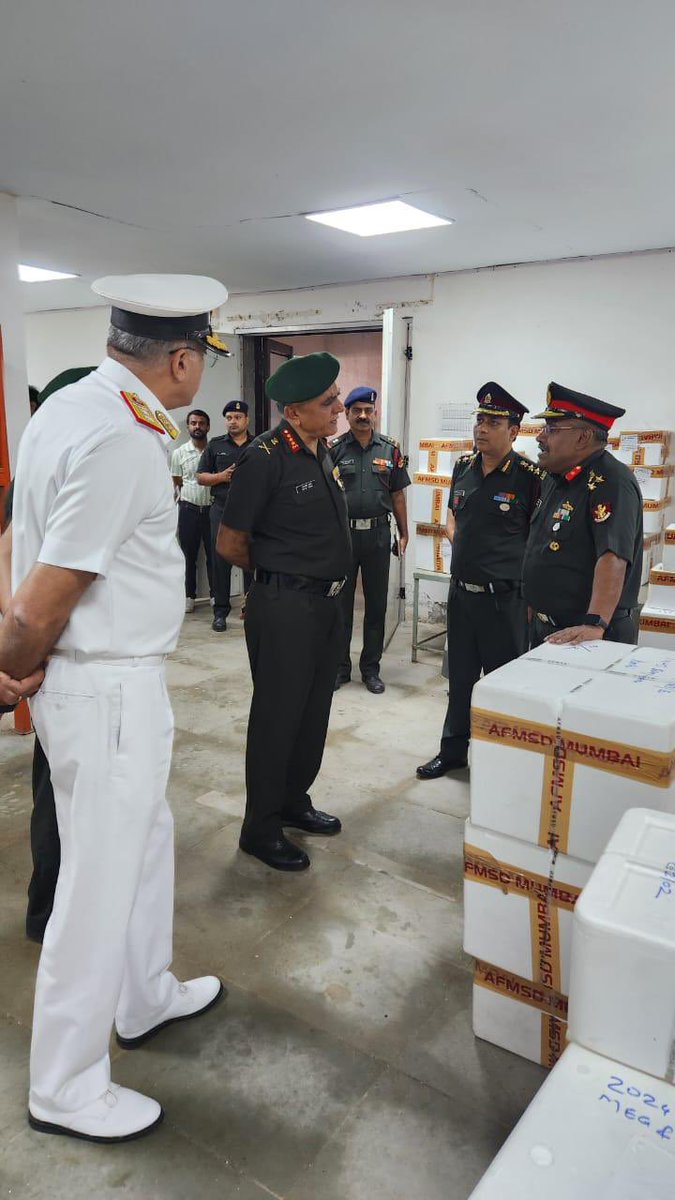 dgafms_mod's tweet photo. Lt Gen Daljit Singh #DGAFMS & Sr Col Comdt visited #AFMSD #Mumbai on 14 Mar 2024 to review various initiatives undertaken by the depot. He interacted with the depot staff and complimented all the ranks including defence civilian employees for their diligent work, dedication and commitment. The #DGAFMS was accompanied by Surg RAdm Anupam Kapur, Command Medical Officer @IN_WNC and Maj Gen Ashwin Galagali 
MG (Med), HQ MG&G Area.

@SpokespersonMoD
@DefPROMumbai