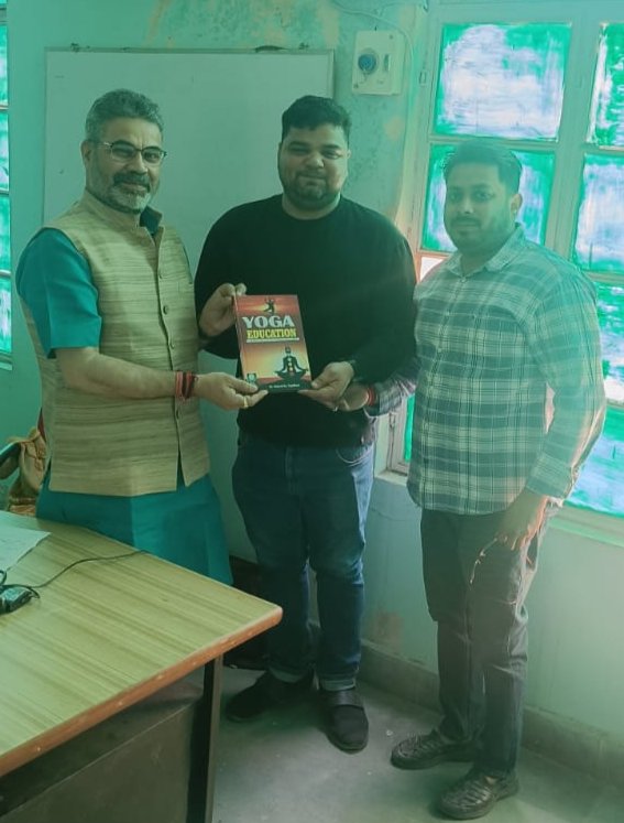 smukesh1707's tweet photo. Handed over my own written book "Yoga Education" to my beloved guru, mentor and path finder Prof.Rajnish Shukla sir and get his blessings for my future endeavours along with Dr.Rahul and Dr.Himanshu.
@rksphilosophy 
@yogaposesfor 
@moayush @mdniy @KhelSahitya @Rahultrivedi063 https://t.co/Jgy2KFuB6L