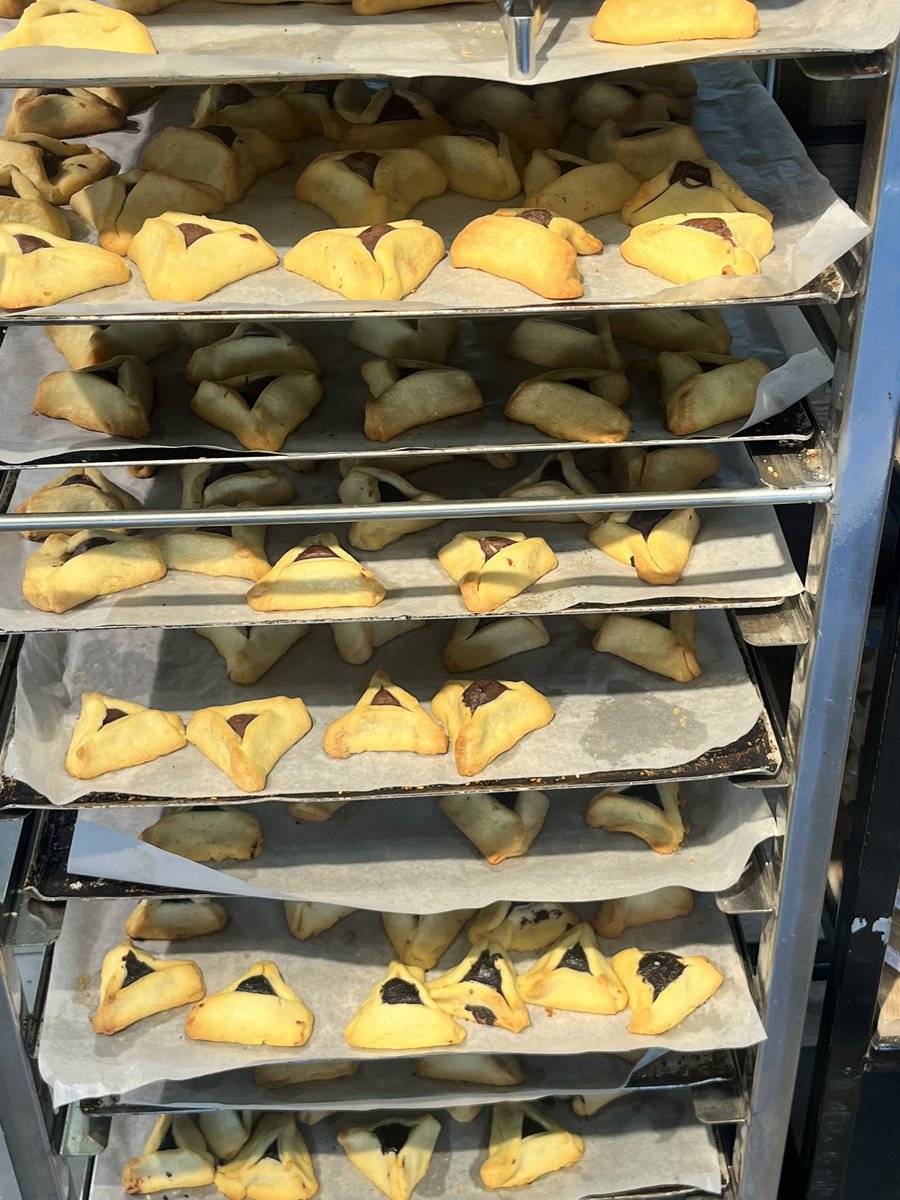 Maccabi226km's tweet photo. 🤤 
#PurimIsComing https://t.co/XxGiGWyZwb